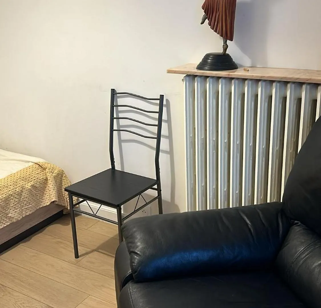Appartement Moderne Avec Terrasse - Avenue Foch, Paris 75016 0*,  France