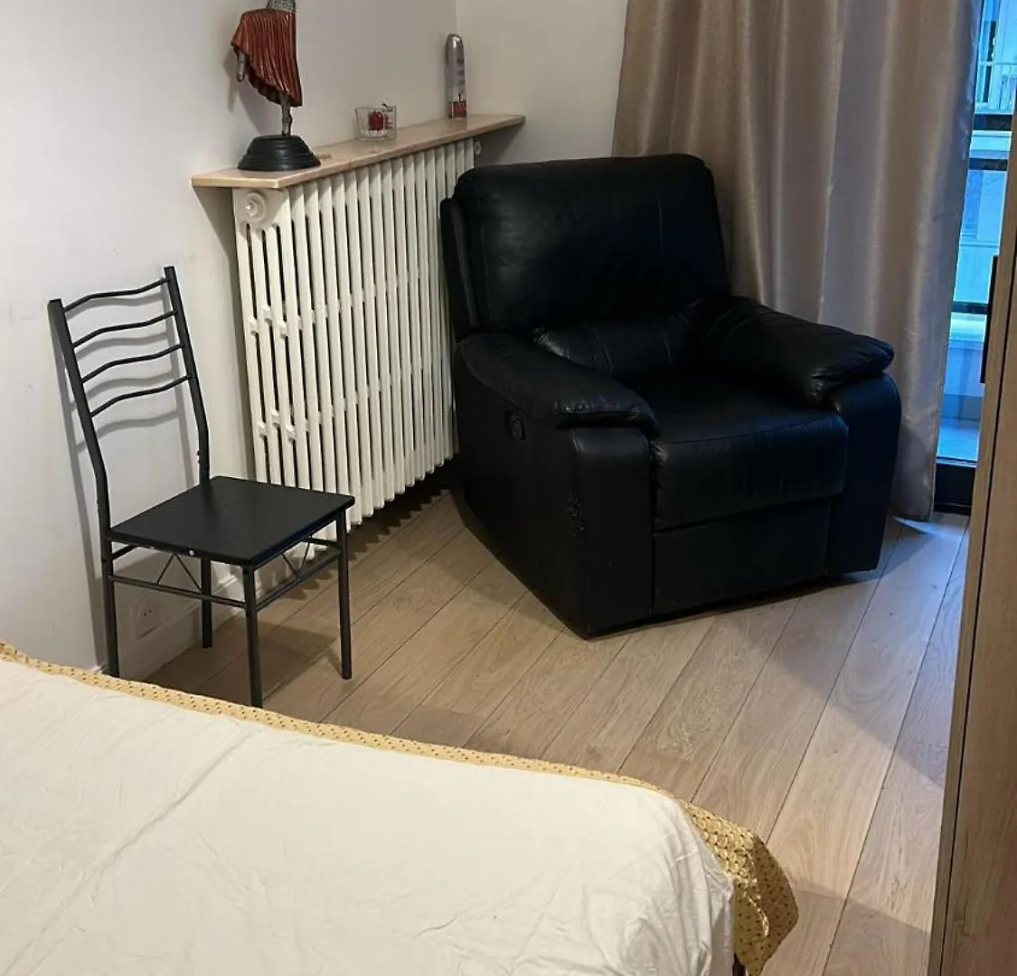 Appartement Moderne Avec Terrasse - Avenue Foch, Paris 75016 Apartment